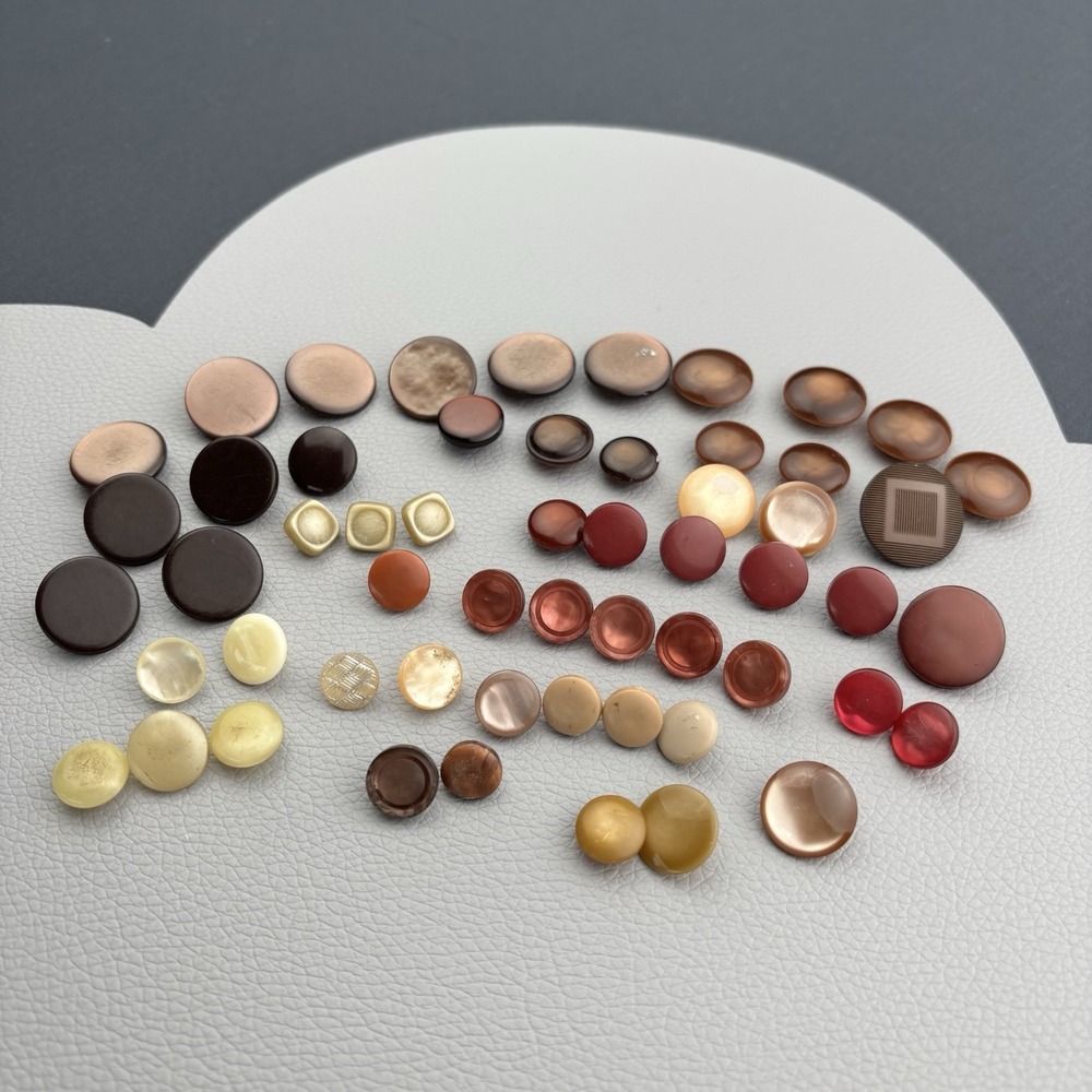 Vintage Button Lot 1930s–1960s Brown‎ Amber Red Yellow Mix Bakelite Casein 55pcs
